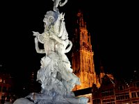 Anna and statue in Grote Markt