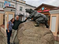 Anna and Kevin with the bear at Yaroslavl : Kevin Stenson, Anna Stenson